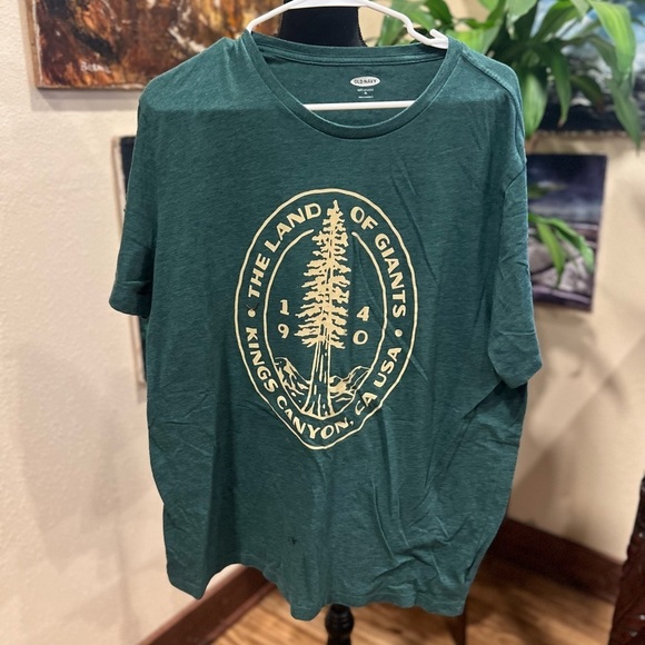 The Land of Giants t-shirt size XL in GUC - Picture 2 of 4